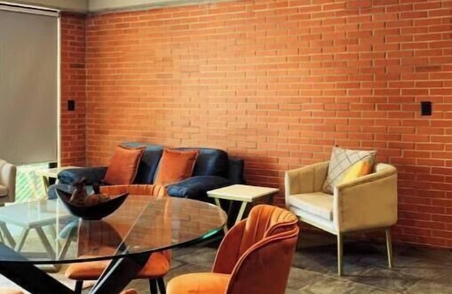 203 Beautiful well located apartment