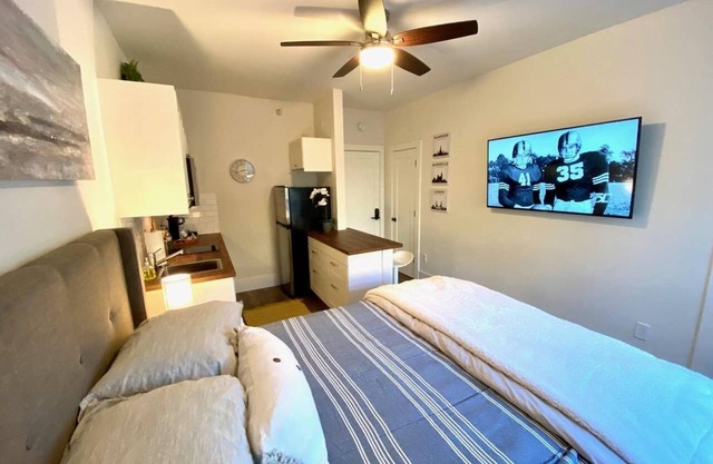 203 renoviertes Studio in der Innenstadt von San Jose, CA.