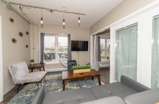 204 - Downtown 2 Bedroom Apartment