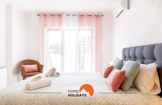 #205 Santa Eulália J23 by Home Holidays