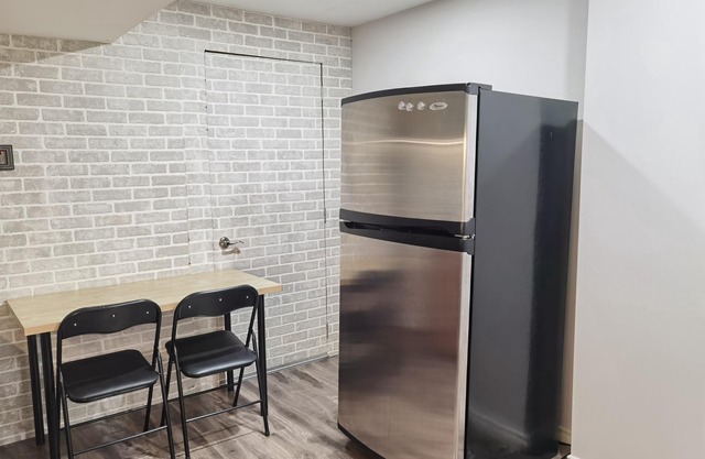 20pent off! Cozy Suite in Newmarket! Sep Entry, 1 Parking