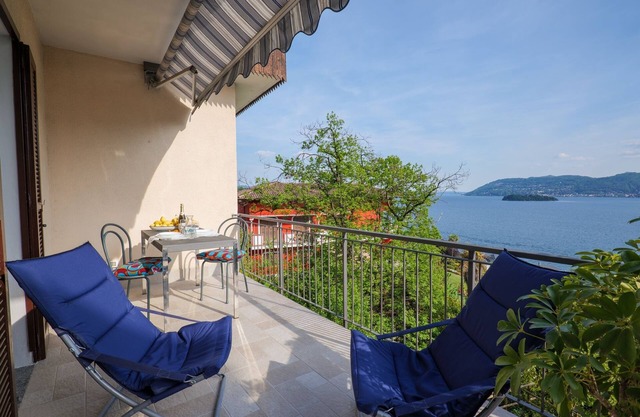 2½-Zimmer-Wohnung mit Balkon mit Seesicht und Parkplatz