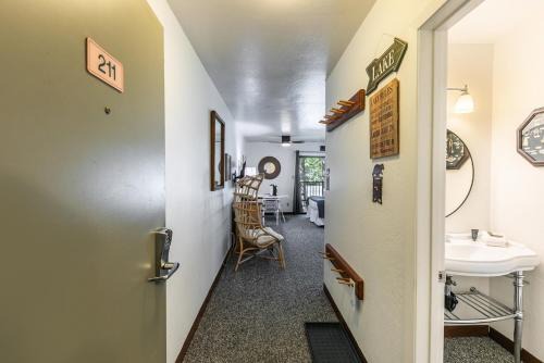 211 Bldg B condo