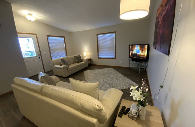 22 Cherry Lane SE Suite C 2 Bedroom 1 Bath Sleeps 10, Main Floor, Three Hills