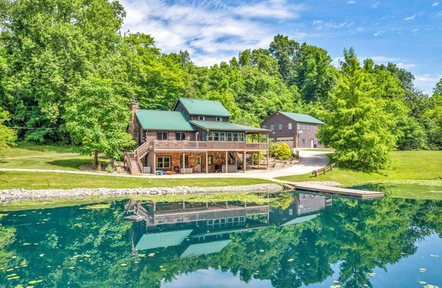 2 Cabins|22 Guests|Ponds|Spa|Theater|Trails|Games