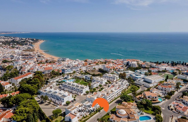 #220 Windmill Hill by Home Holidays