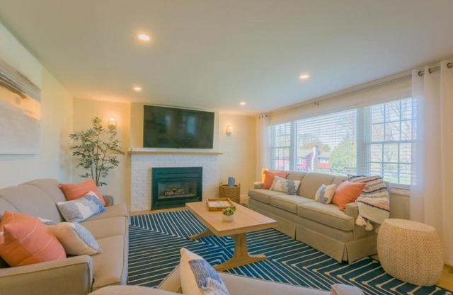23 Captain Paine Road East Sandwich - - Cape Cod