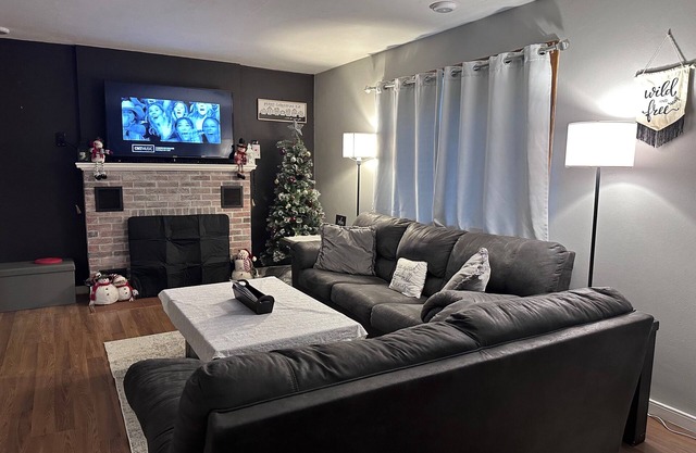 23 MILES TO ELLICOTTVILLE! The Cozy Hideaway - Pet Friendly!