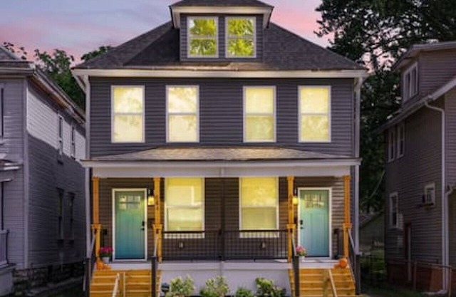 Entire Complex/ 2 homes side by side!