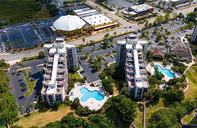 2301-2-CD-Enclave Skyline condo Near Universal