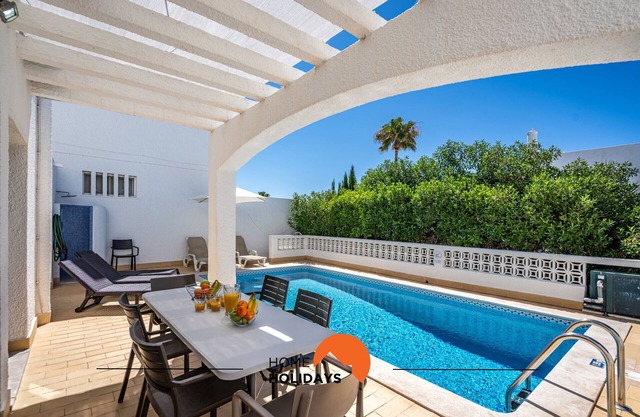 #232 Vila Girasol 33 by Home Holidays