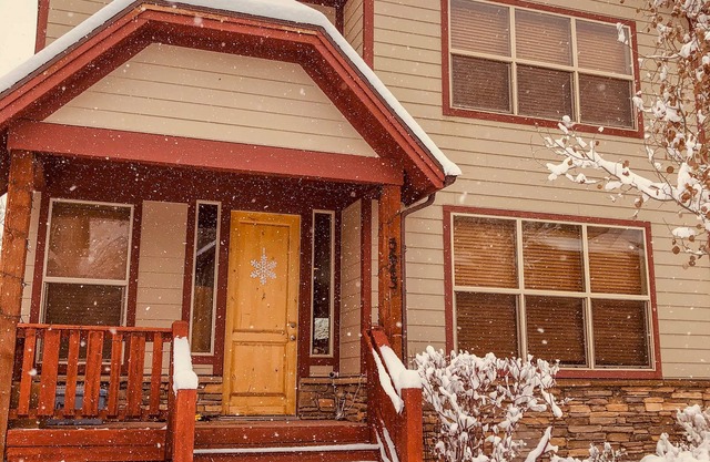2334SF Ski Retreat-Sleeps 12 & incl. Clubhouse Amenities! Close to Everything!