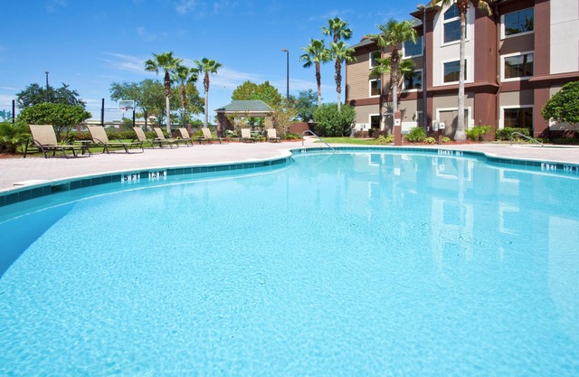 24 Stunden Fitness Center | 1. 5 Meilen von Orlando International Airport + 25 Minuten nach Disney World