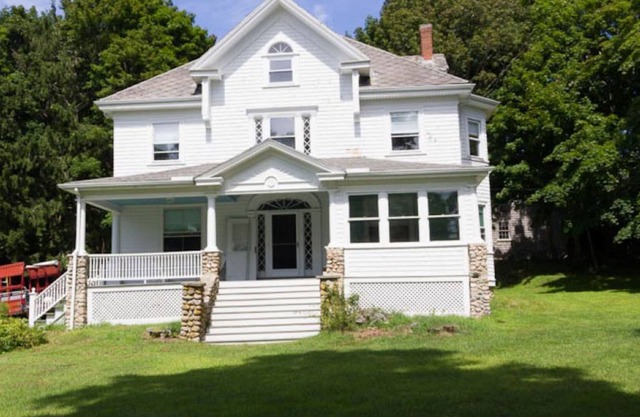24 Old Plymouth Rd