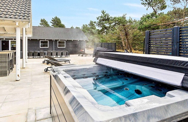 Luxuriöses Cottage mit Swimmingpool in Blavand Jütland