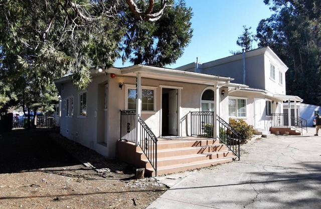 2400 - Spacious 3B2B House Close to Zoo, Coliseum, FWY & BART