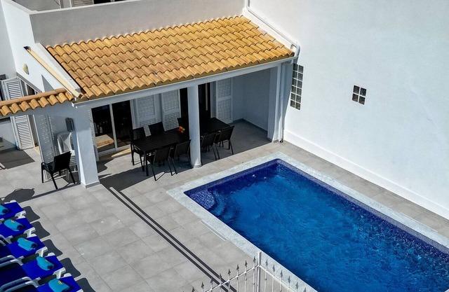 #248 Villa Loureira 54 by Home Holidays