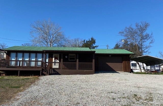 .25 miles from lake with public boat launch, Henderson ramp 12 min drive
