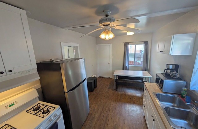 25% Off June! 2 BR Retreat, Great Location
