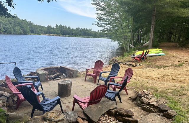250ft sandy lakefront oasis - 3BR/2BA