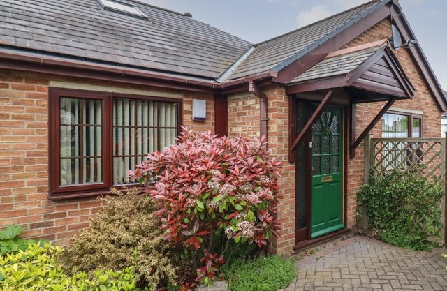 256 London Road