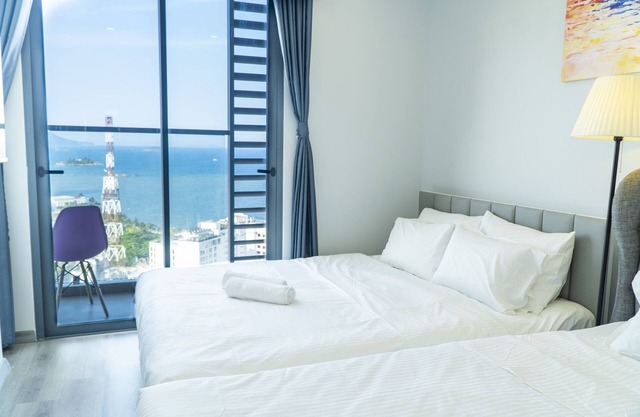 25th Floor Oasis w/ Ocean view