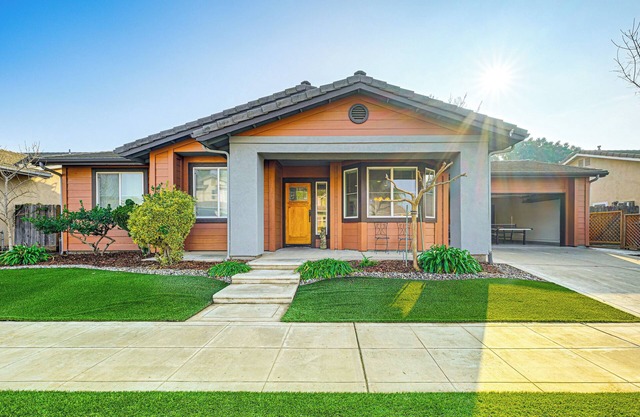 26 Mi to Fresno: Pet-Friendly Home in Reedley!