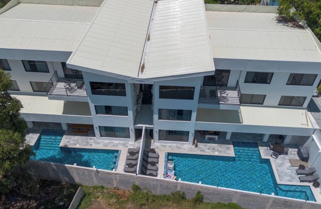 22 ROOM ALL-INCLUSIVE VIP MEGA LUXURY RESORT : 2 House Combo/Chef/Gym/Beach
