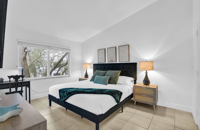 260C - Apt in Boca Raton- Near Evert & Boca Prep