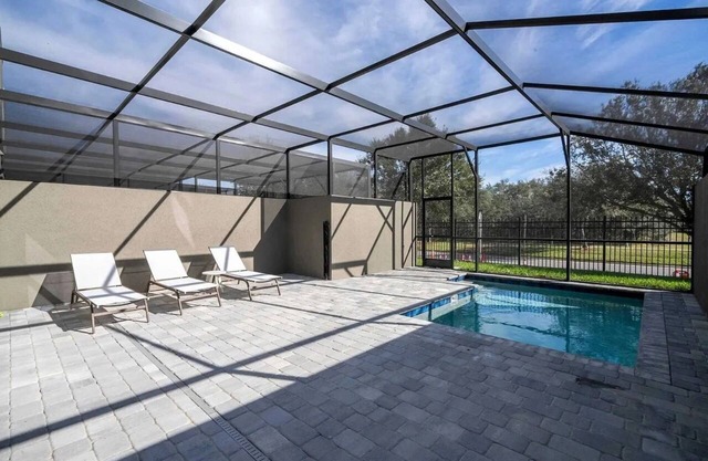 2651 Luxury Home w/Pool – 15 Min to Disney!
