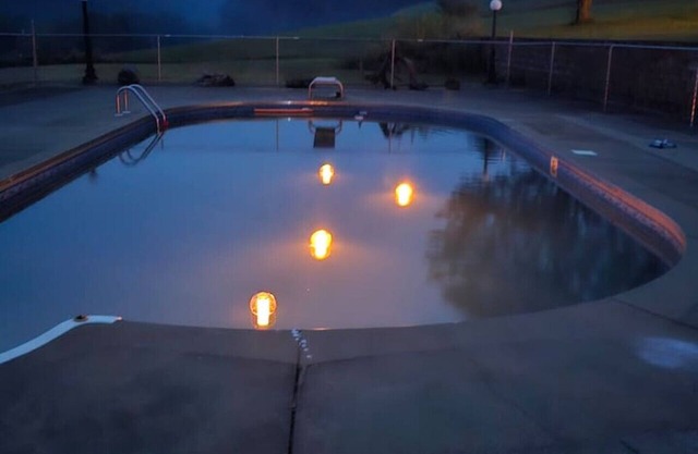 266) Perfect for large groups and events!
