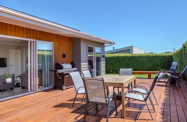 27 Tuscan, Martinborough