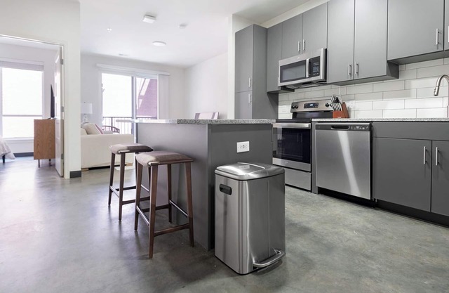 275 On The Park - Senate Apartments By Barsala