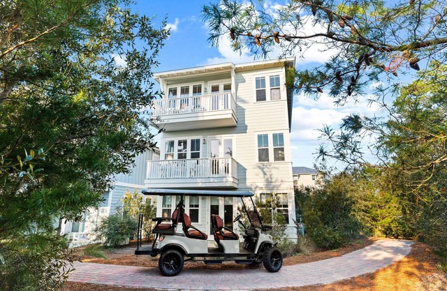 276 | 30A + 6 Seater Golf Cart + Air Hockey Table!