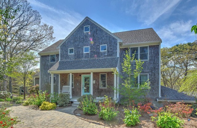 28 Parsons- New Listing! 5-Bedroom home in charming East Falmouth, pet-friendly!