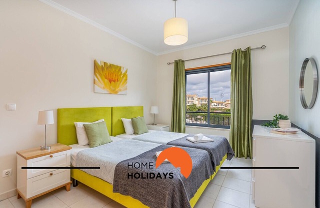 #284 Vista das Ondas by Home Holidays