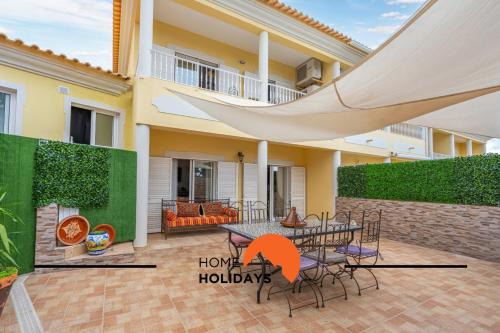 #298 Villas Luz H by Home Holidays