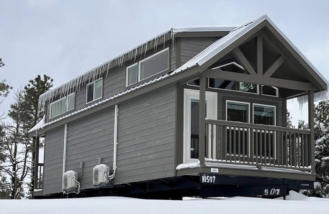 2A Cozy Chalet in Beautiful Williams with WiFi, AC and Mountain View with Patio