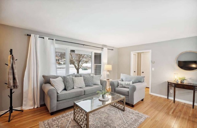 2B-2B-1Lvl Rambler, Fenced yard, monthly stay OK, Lake/Parks/Shopping nearby