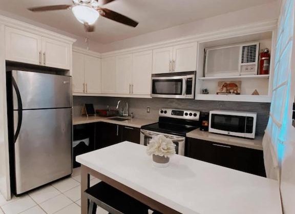 2B/2b Experience a perfect getaway in an amazing modern Mediterranean Apartment