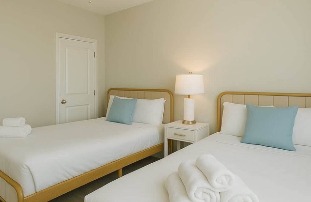 2B2B w/ Free Parking, & Premium Beds in Glendale