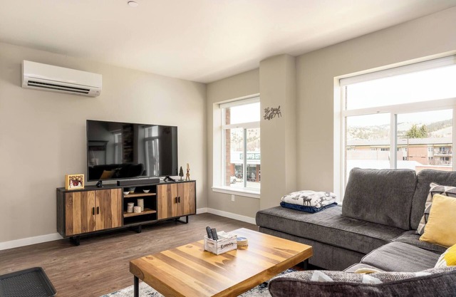 2BD/2BA Parks Place Condo