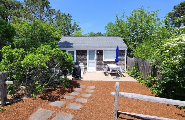 Chequessett Cutie: 2BD Cottage mit A / C, zu Fuß zum Strand
