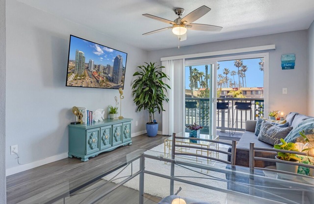 2BD,Pool,Ocean View, Parking, BBQ, Surfers Wanted