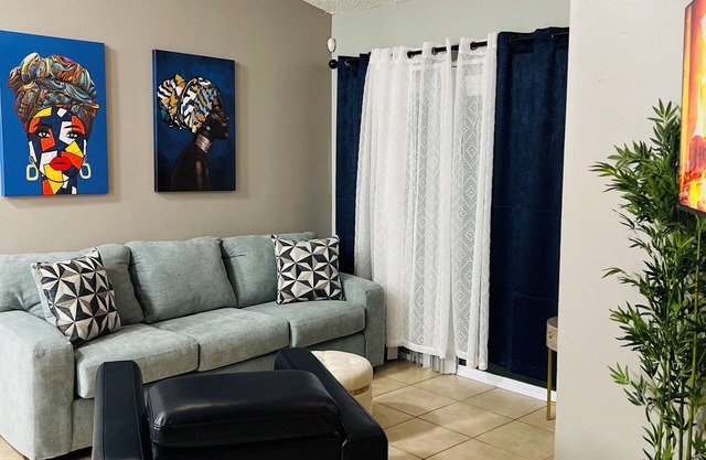 2bdrm Home near Orlando Fairground, Camping World and Downtown Orlando