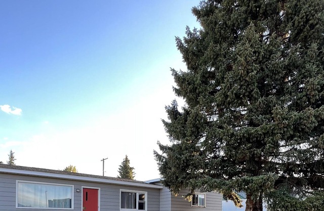 2bed/1bath Comfortable home for your next trip to Butte, MT