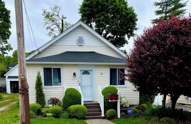 2bed/2bath Beach Bungalow in Bayville, NY