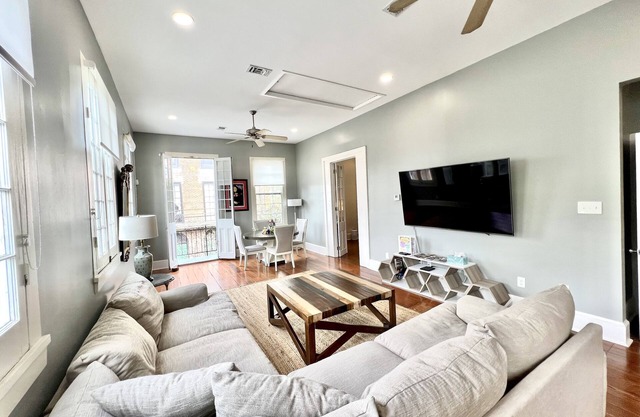2bed/2bath Marigny Retreat w/Private Balcony & Courtyard, 6 blks to Frenchmen