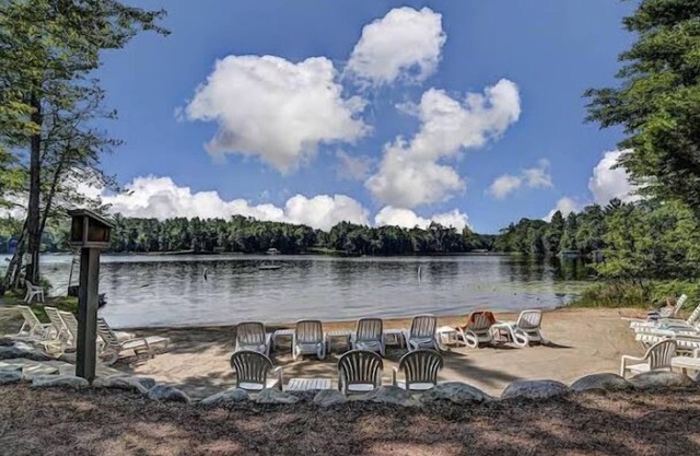 2Bed, 2Bath on Eagle River Chain of Lakes, Boat Slip Included
