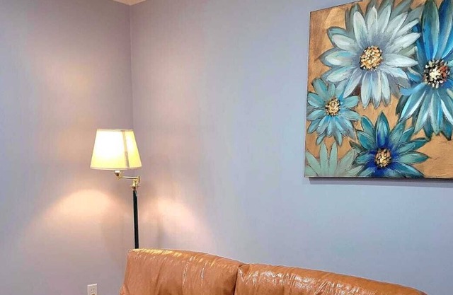 2Bedrom & 1 Bath serene environment